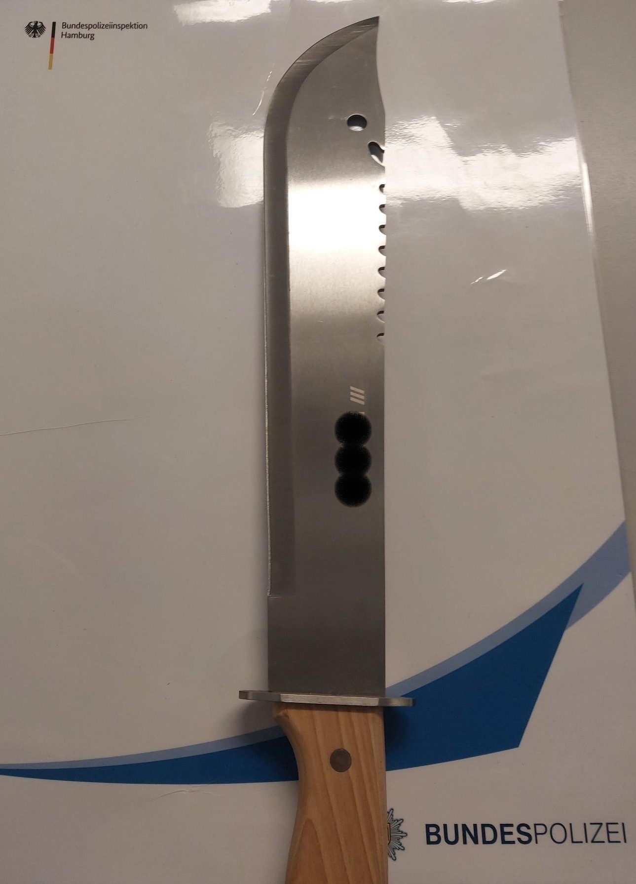 Sichergestellte Machete, Quelle: Bundespolizeiinspektion Hamburg